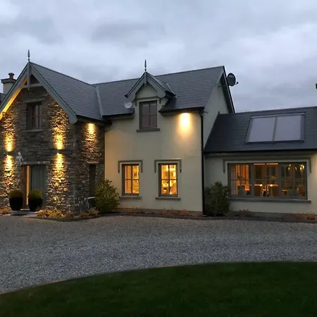 Beechwood 4, Kenmare Luxurious Living Villa Killowen